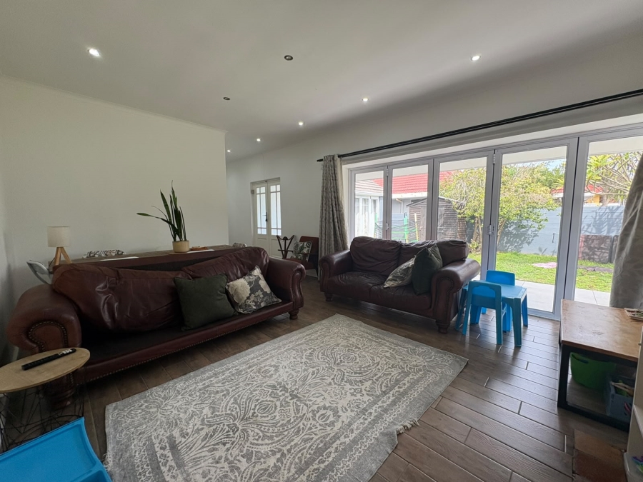 To Let 2 Bedroom Property for Rent in Claremont Western Cape